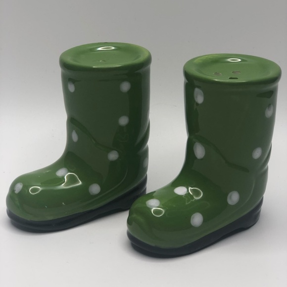 Pier 1 rain boots salt n pepper shakers - Picture 2 of 3